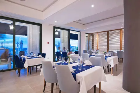 Hotel Riva by Aycon in Petrovac na Moru — foto 5
