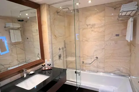 Crowne Plaza Harbiye in Fatih — foto 13