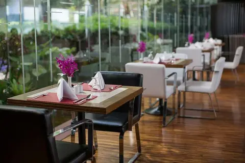 Ramada Plaza by Wyndham Menam Riverside in Bangkok — foto 21