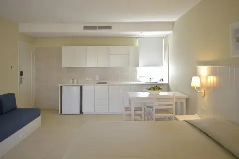 Sunrise Gardens Hotel in Παραλίμνι — foto 26