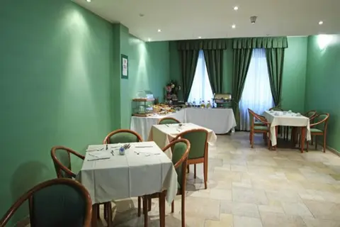 Hotel Lux in Alessandria — foto 3