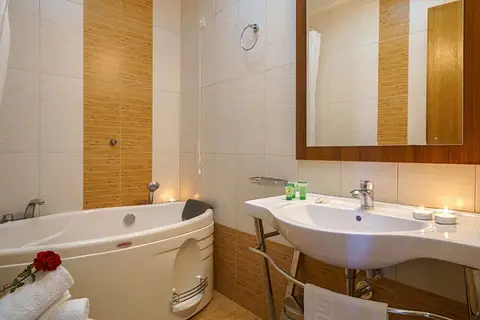 Alianthos Beach in Alianthos Beach Hotel, foto 16