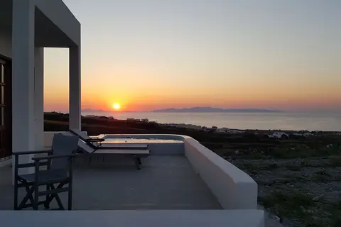 Aplada Suites in Ia Municipal Unit