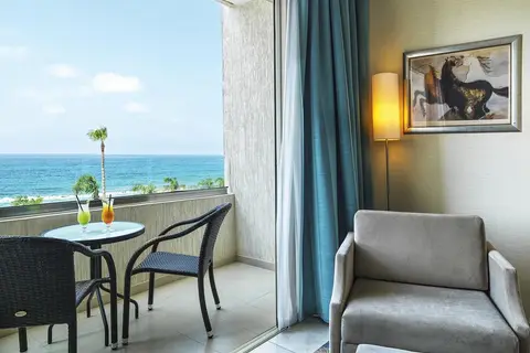 Alexander The Great Beach Hotel in Paphos — foto 10