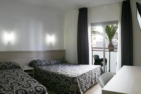Tossa Beach Center in Tossa de Mar — foto 17