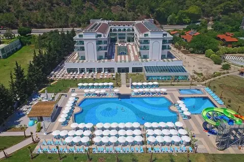Dosinia Luxury Resort in Kemer