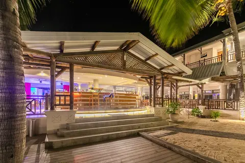 Le Peninsula Bay Beach Resort & Spa in Beau Vallon VCA — foto 7