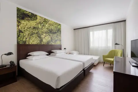 Neat Hotel Avenida in Ponta Delgada — foto 4