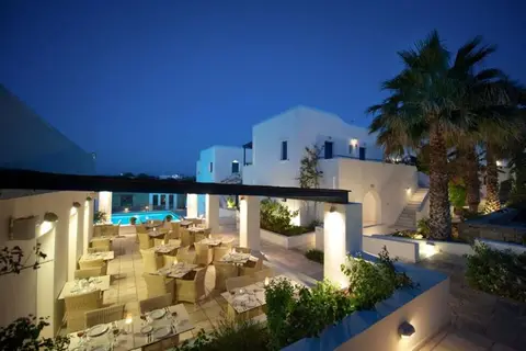 Mr & Mrs White Paros in Νάουσα — foto 20