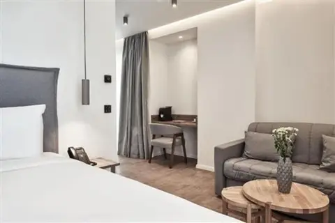 NLH Kerameikos in Athene — foto 14