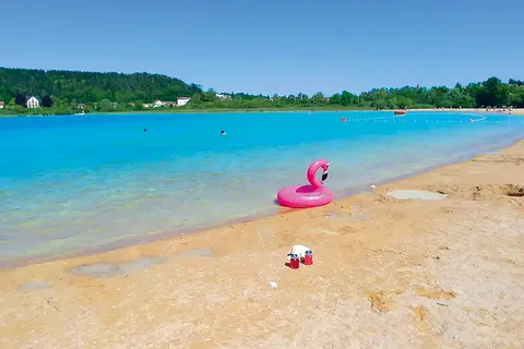 Camping Le Grand Lac in Clairvaux-les-Lacs — foto 16