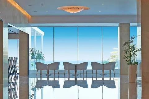 Sunrise Beach Hotel in Παραλίμνι — foto 11