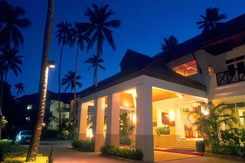 Amora Beach Resort Phuket in ตำบลเชิงทะเล — foto 8