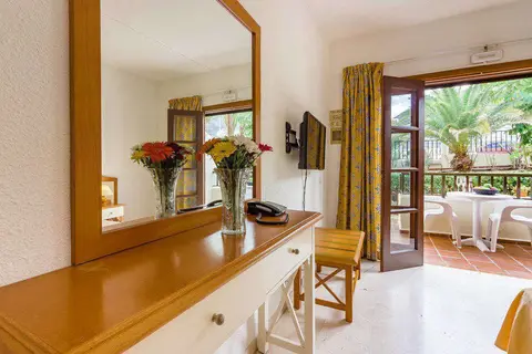 Klayman Olivina Aparthotel in Arona — foto 17
