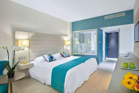 The King Evelthon Beach Hotel & Resort in Hlorakas — foto 4