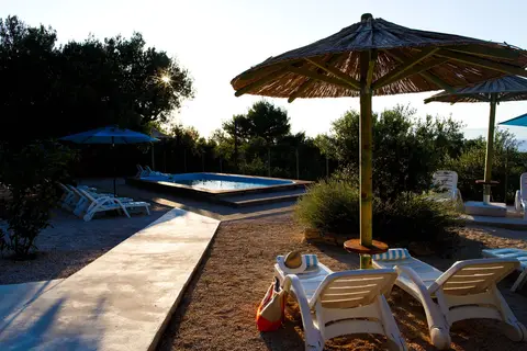 Waterman Beach Village camp & glamping in Supetar — foto 16