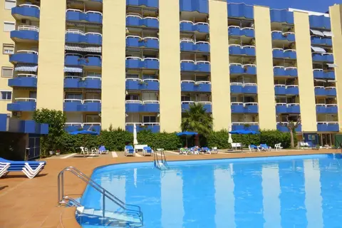 Alboran Apartments by Rentalmar in Salou — foto 9