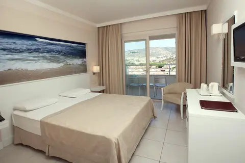 Batihan Beach Resort & Spa in Kuşadası — foto 16