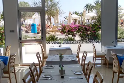 Vrissaki Beach Hotel in Παραλίμνι — foto 30