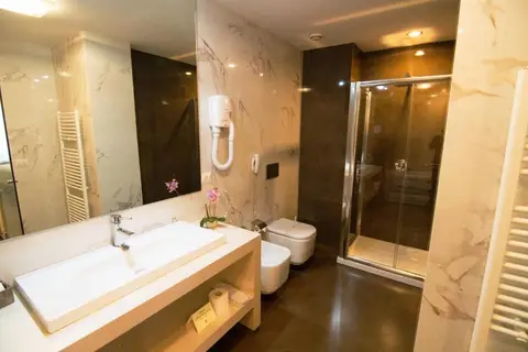 Hotel Boutique Kotoni in Tirana — foto 17