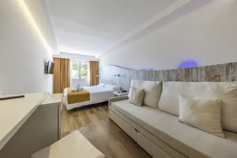 Hotel Triton Beach in Cala Ratjada — foto 19