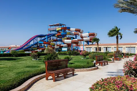 Sunrise Solara Aqua Park in Al Ahia' — foto 35