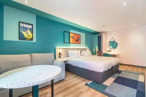 Holyrood Aparthotel in Edinburgh