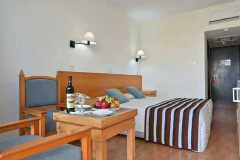 Veronica Hotel in Paphos — foto 4