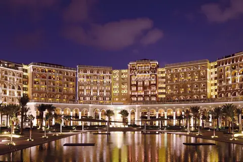 The Ritz-Carlton Abu Dhabi Grand Canal in Abu Dhabi — foto 8