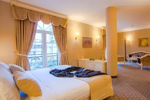 Lot Boutique Hotel in Tirana — foto 19