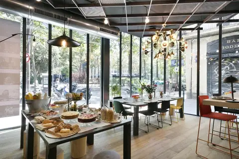 Niu Barcelona in Barcelona — foto 9