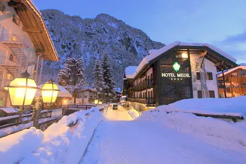 Hotel Medil in Campitello di Fassa — foto 7