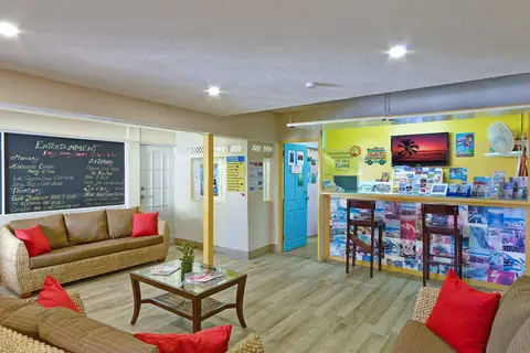 Coconut Court Beach Hotel in Christchurch — foto 29