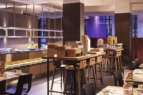 Novotel Edinburgh Centre in Edinburgh — foto 11