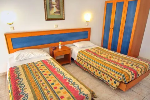 Kassandra Family Aparthotel in Ιαλυσός — foto 4