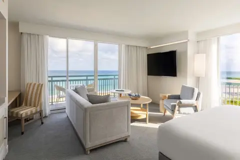 The Singer Oceanfront Resort, Curio Collection by Hilton in Riviera Beach, foto 8