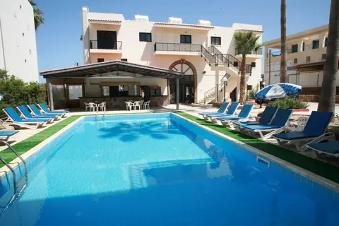 New York Plaza Hotel Apartments in Paphos — foto 26