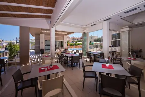 Oscar Suites & Village in Agia Marina — foto 13