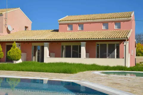 Megali Luxuries Apartments in Λιβάδι — foto 17