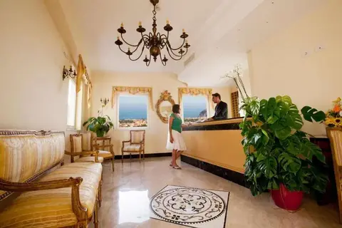 Hotel Royal Hills in Piano di Sorrento — foto 11