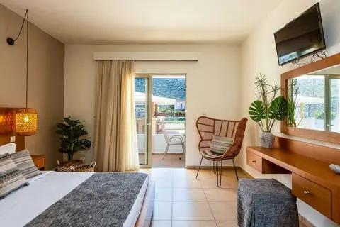 Nostos Beach Boutique Hotel in Vlichada, foto 13