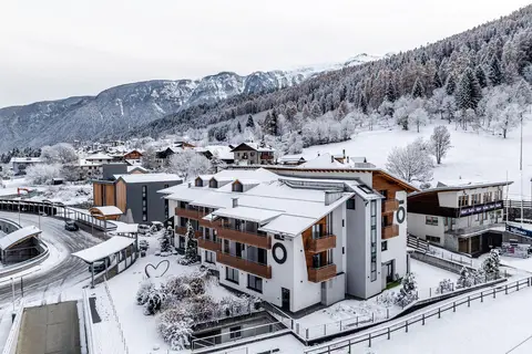 Hotel Monroc in Commezzadura — foto 26