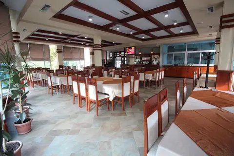 Hotel Piazza in Peshkopia — foto 4