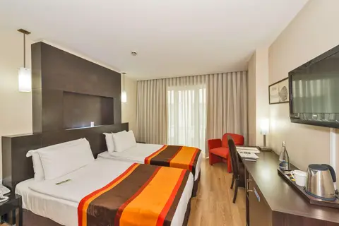 Beyaz Saray in Fatih — foto 13