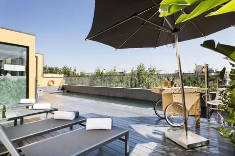 Niu Barcelona in Barcelona — foto 2