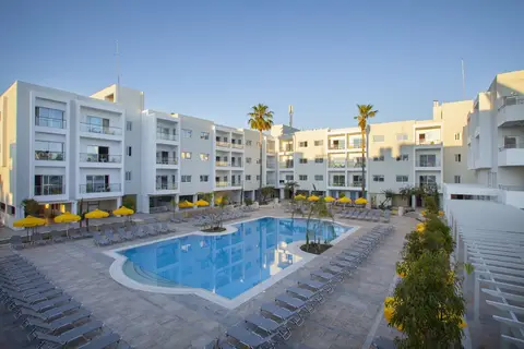 Mayfair Gardens in Paphos — foto 2