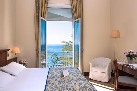 West End Nice foto 2