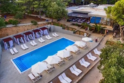 Aminess Younique Senses Resort in Vrboska — foto 9