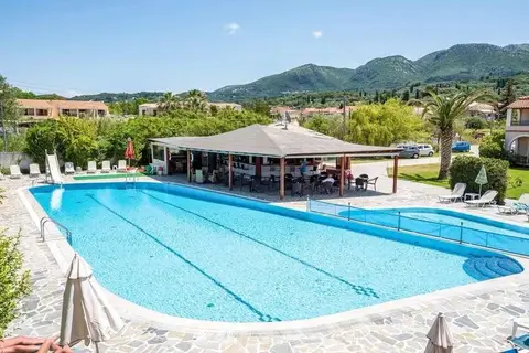Kamari in Αχαράβη — foto 2