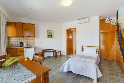Sunrise Suites in Καλύβες — foto 4